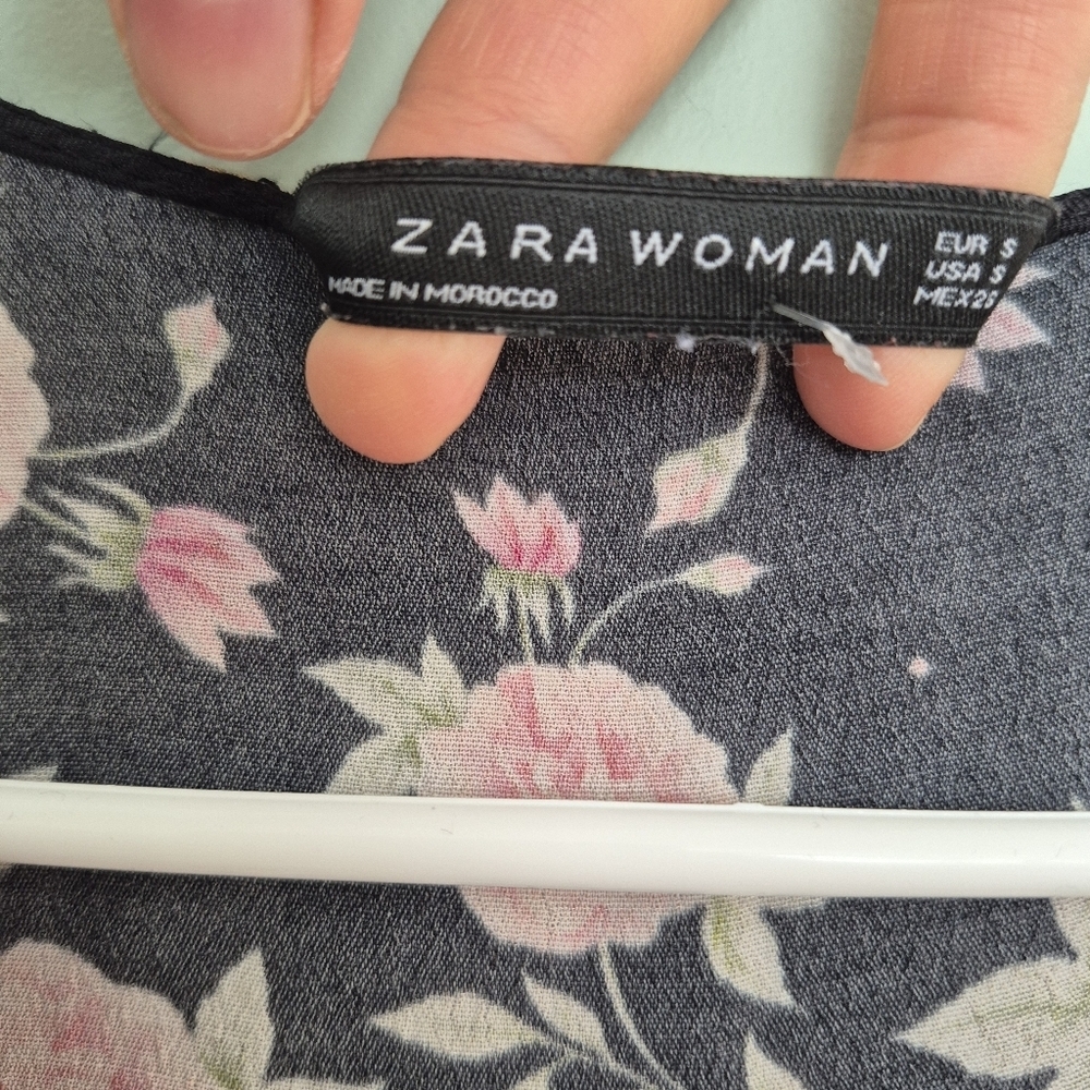 Zara Woman's Feminine Black Cropped Floral Ruched Peplum Blouse Size Small - Picture 6 of 6
